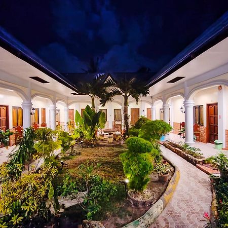 Mbg Travellers Inn Powered By Cocotel Puerto Princesa Exterior foto